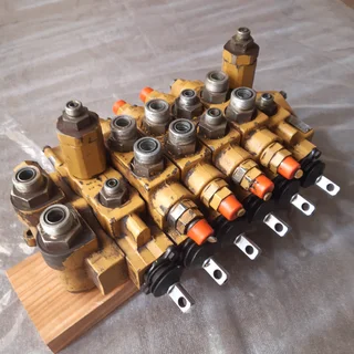 Cat Hydraulic Control Valve 9t-7938  For Cat 428,416,426, 436 Tlb.   Separate Parts Can Be Sold!