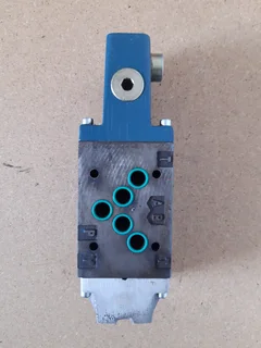 Bosch - Rexroth  single spool hydraulic control valve .  No question reliability .
