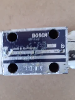 Bosch - Rexroth  single spool hydraulic control valve .  No question reliability .