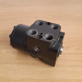 Danfoss steering unit (orbitrol). Free explanation on installation (on request).