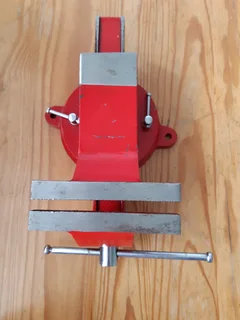 Portable vice for workshop and mobile applications. NEW.