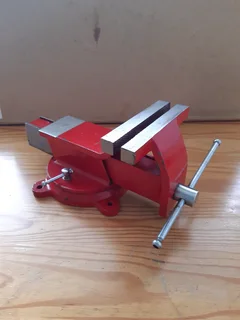 Portable vice for workshop and mobile applications. NEW.
