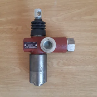 Water truck hydraulic control valve. NEW.