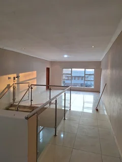 Emmarentia six bedroom house to rent