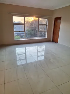 Emmarentia six bedroom house to rent