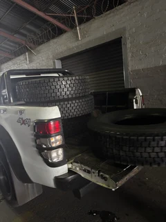 NEW RETREADS TRAILER N DIFF 315/80R22,5