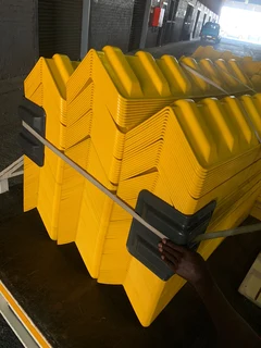 CORNER PLATES , STRAPS , RATCHETS, SATURNS, CARGO NETS , TARPAULINS ETC