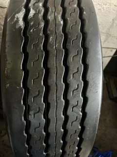 385/65R22.5 SECOND HAND TYRES