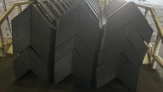 CORNER PLATES, RATCHETS, SATURNS, STRAPS, TARPAULINS, CARGO NETS , STOP BLOCKS ETC