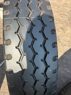 12R22,5 , 11R22,5 , 315/80R22,5 &amp; 385 Supersingles TRUCK N TRA