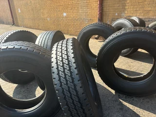 12R22,5 , 11R22,5 , 315/80R22,5 &amp; 385 Supersingles TRUCK N TRA