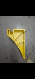 CORNER PLATES , FIRE EXTINGUISHERS, STRAPS, RATCHETS, TARPAULINS, CARGO NETS