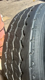 12r22,5 , 11r22,5 , 315/80r22,5 & 385 Supersingles Truck Tyres