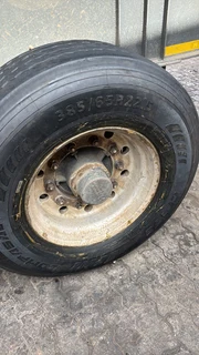 315/80R22,5 ,12R22,5,11R22,5 &amp; 385supersingles