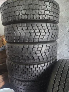 12R22,5 , 11R22,5 , 275/70R22,5 &amp; 385 Supersingles TRUCK N TRA
