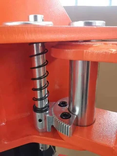 Popular 2 post car hoists/lifts - the robust, reliable and well priced Snaptech Stealth - 4T