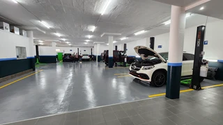 Make the smart choice when choosing your 2 post lifts - we offer SNAPTECH hoists at the best price!