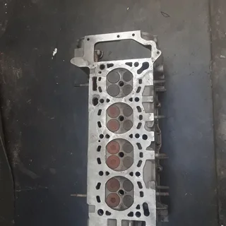 Nissan sentra GA16 fuel injection cylinder head/top