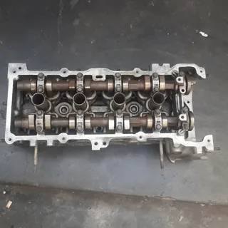 Nissan sentra GA16 fuel injection cylinder head/top
