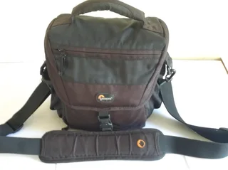 LowePro Nova 170 AW Camera Bag