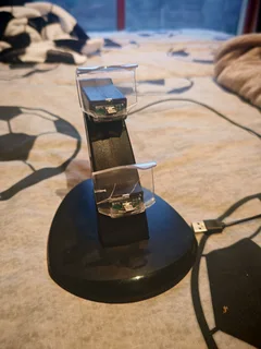 Ps4 console remotes and games