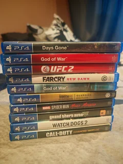 Ps4 console remotes and games