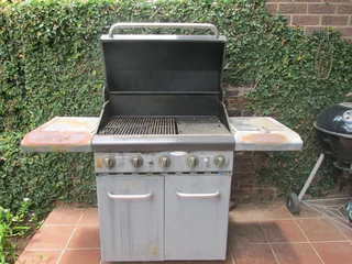 Stainless steel gas braai