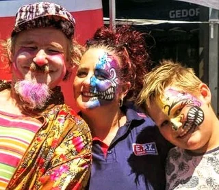 Kids Parties,  Magic and Balloon animals by Mungo the Clown