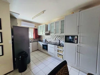 8 SLEEPER PENTHOUSE IN MANABA OPEN 27 DECEMBER TO 3 JAN