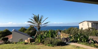 GORGEOUS 8 SLEEPER IN UVONGO OPEN 15 - 26 DECEMBER