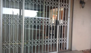 One Bedroomed  Bachelor Flat to Rent