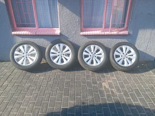 Golf 7 tsi original mags and tyre&#39;s