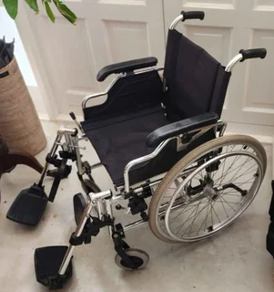 Lightweight wheelchair