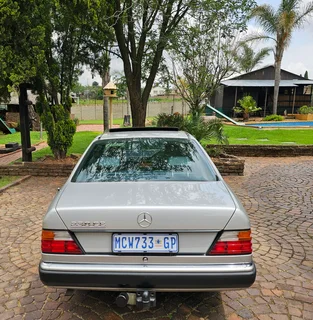 Mercedes- Benz 124 series 230CE Automatic two-door Coupe