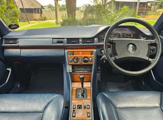 Mercedes- Benz 124 series 230CE Automatic two-door Coupe