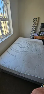 Double bed matrass plus base