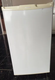 Hi sense bar fridge - R900