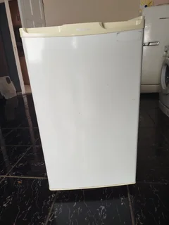 Hi sense bar fridge - R900