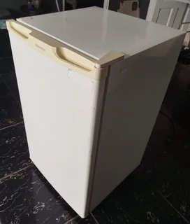 Hi sense bar fridge - R900