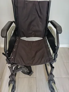 16" Caliba lightweight wheelchair