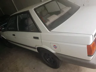 Nissan Sentra (box shape)