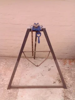 Standing pipe wrench