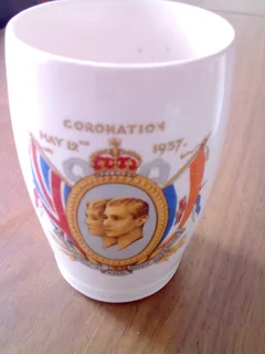 Selection of Coronation Memorabilia x 8