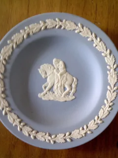 Wedgwood Lady on a horse, Blue plate