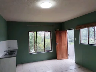 1 Bedroom open plan Flat