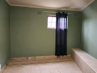 1 Bedroom open plan Flat