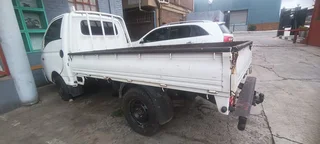 HYUNDAI H-100 STRIPPING FOR SPARES