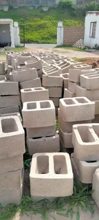 Retaining Wall Dry Stack Blocks. Geolok400, Loffelstein, L300 and L500 Strength Tested above 20MPa