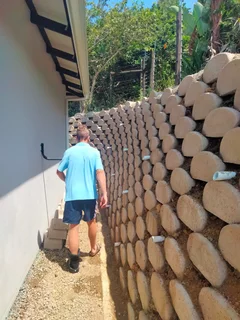 Retaining Wall Dry Stack Blocks. Geolok400, Loffelstein, L300 and L500 Strength Tested above 20MPa