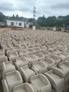 Retaining Wall Dry Stack Blocks. Geolok400, Loffelstein, L300 and L500 Strength Tested above 20MPa